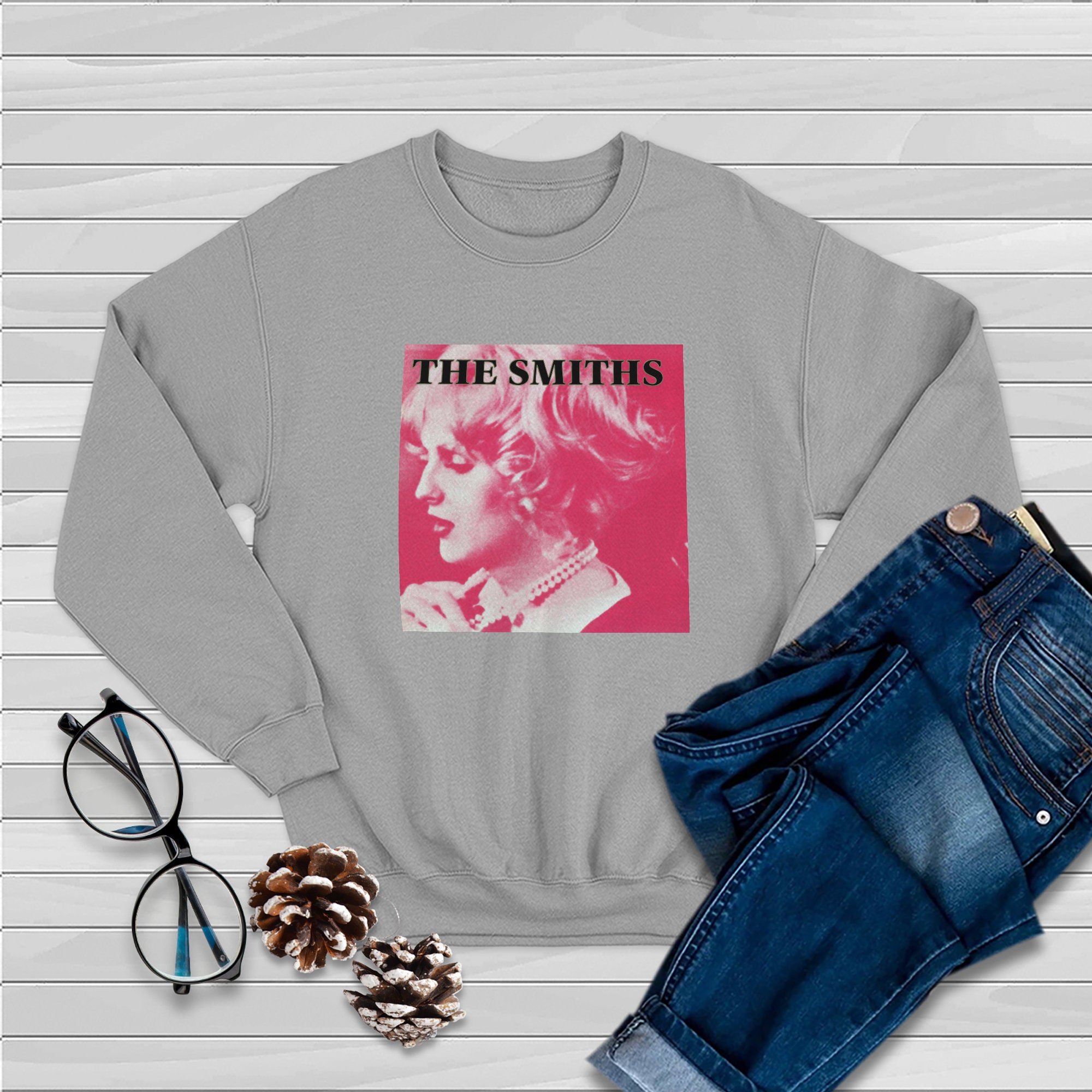 Discover The Smiths The Queen is Dead T-Shirt