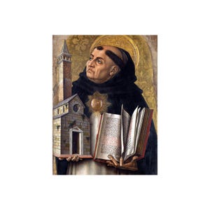 Puede incluir: Una pintura religiosa representa a un hombre con una túnica negra sosteniendo un libro abierto y un pequeño edificio. El hombre tiene un halo y mira hacia arriba. El fondo es dorado con un motivo floral.