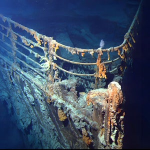 Wrack der RMS Titanic Bogenabschnitt Wasser Foto Poster Kunstdruck