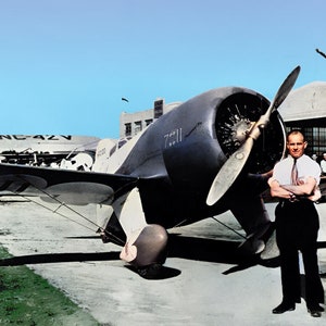 Jogi Doolittle Posing with Racing Plane Portrait Foto Poster Print Colorized