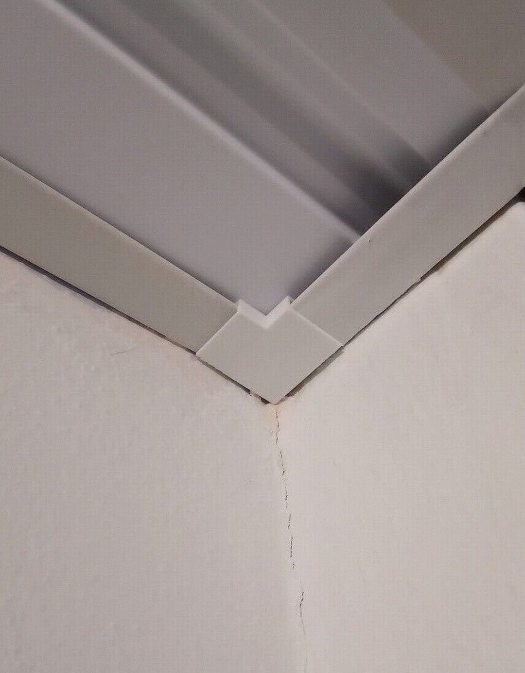 Suspended Drop Ceiling Tile 1 in T Bar Tbar Frame Inside Corner Cap