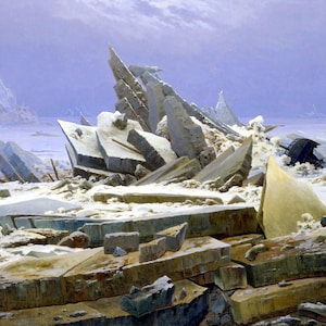 Op de afbeelding: Een schilderij dat een ijzig landschap weergeeft met grote, grillige ijsformaties. De scène wordt gedomineerd door een palet van koele blauwen, witten en bruinen, met een verre, bewolkte lucht. Een scheepswrak is zichtbaar op de achtergrond.