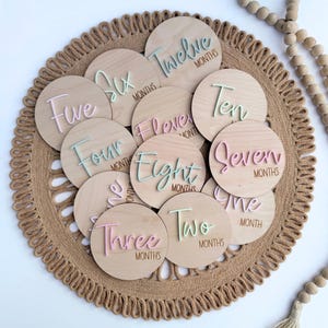 Cartes bébé du mois : accessoires photo en bois pour des souvenirs et des souvenirs de première année