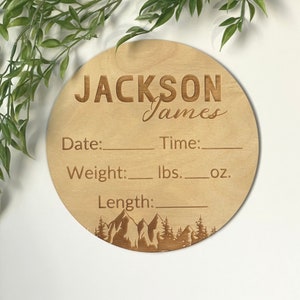 Signo de anuncio de nacimiento en la montaña, placa de anuncio de nacimiento, placa de estadísticas de nacimiento, regalo de baby shower, anuncio de bebé de madera
