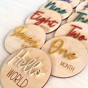 Ensemble d'étapes importantes pour bébé - Cartes d'étapes importantes en bois - Panneau de statistiques de naissance personnalisé - Panneau nominatif personnalisé - Cadeau de baby shower - Accessoire photo de nouveau-né