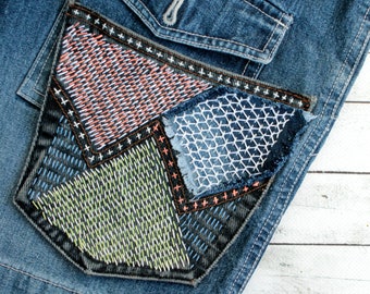 Naszywka z denimu typu boro Kieszeń z recyklingowanych jeansów Szycie sashiko Przerobiona kołdra Widoczne naprawy