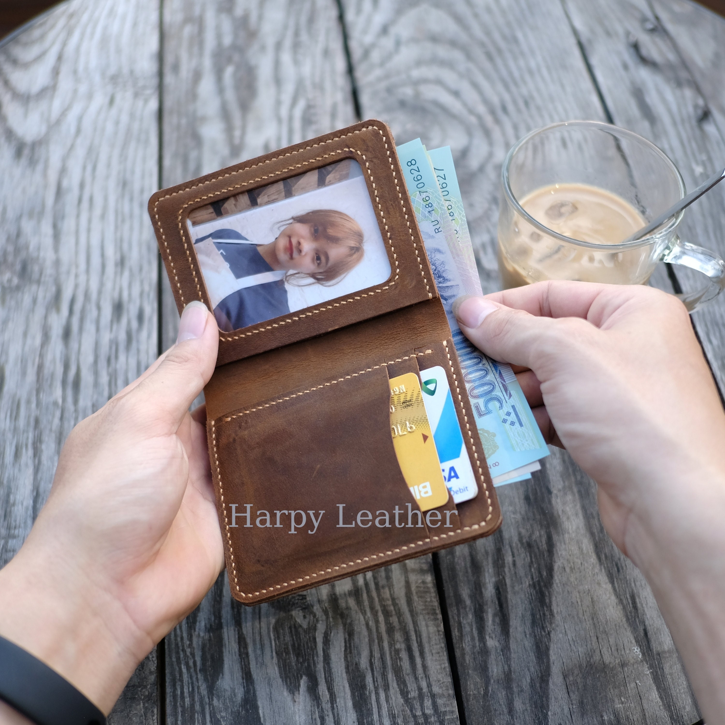 H01 - Minimalist Leather Wallet with AirTag Holder Keychain - Crazy Horse