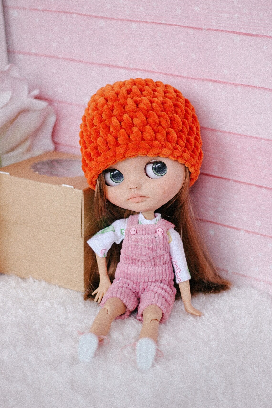 Vendu Poupée de Blythe avec les cheveux bruns longs comme Etsy