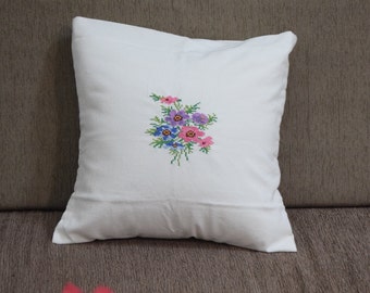 Housse de coussin brodée à la main | Motif de broderie florale | Point de croix | Housse de coussin faite main| Coussin décoratif décoratif | Décoration d'intérieur