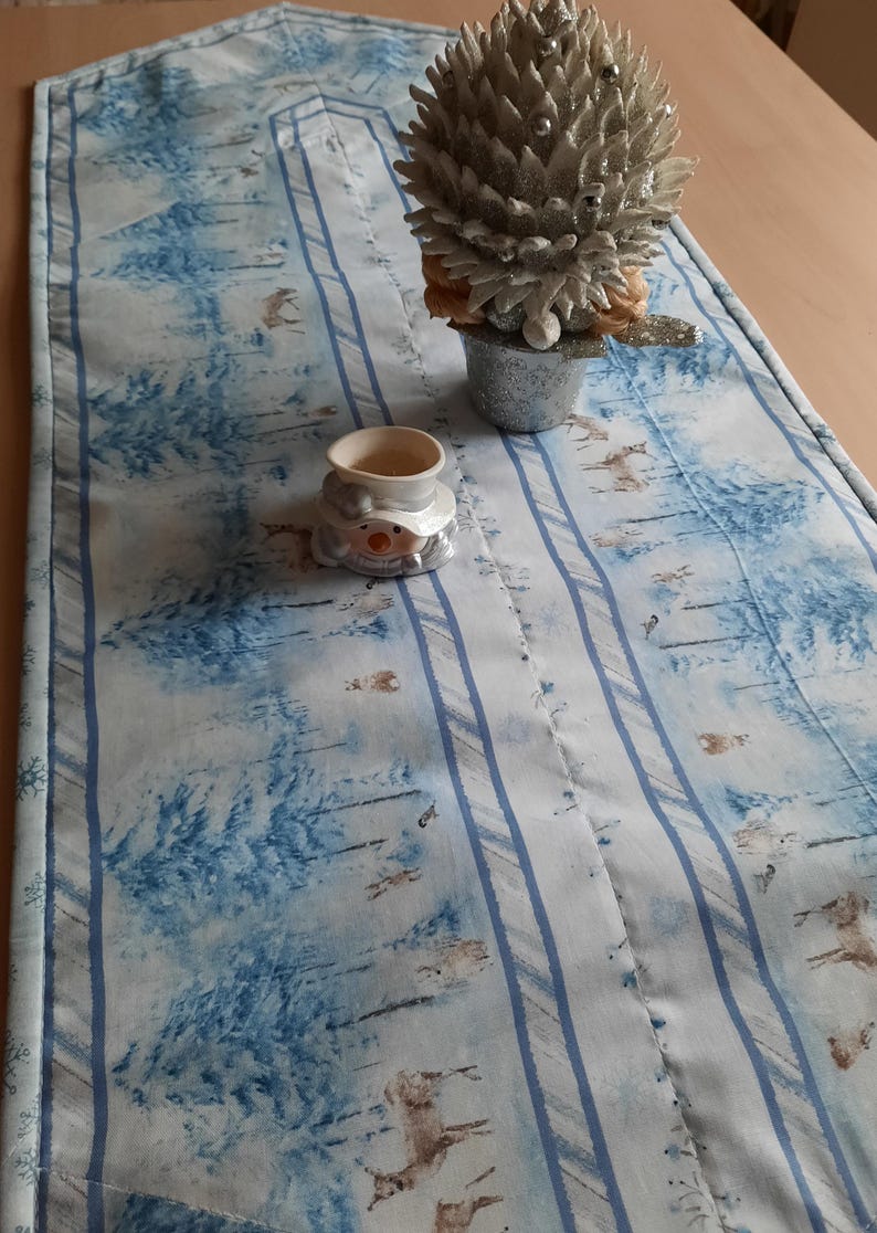Patchwork quilt, hexagonal, table runner, "Winter Forest" collection, 117 x 41 cm, Wilmington Print Fabrics image 1