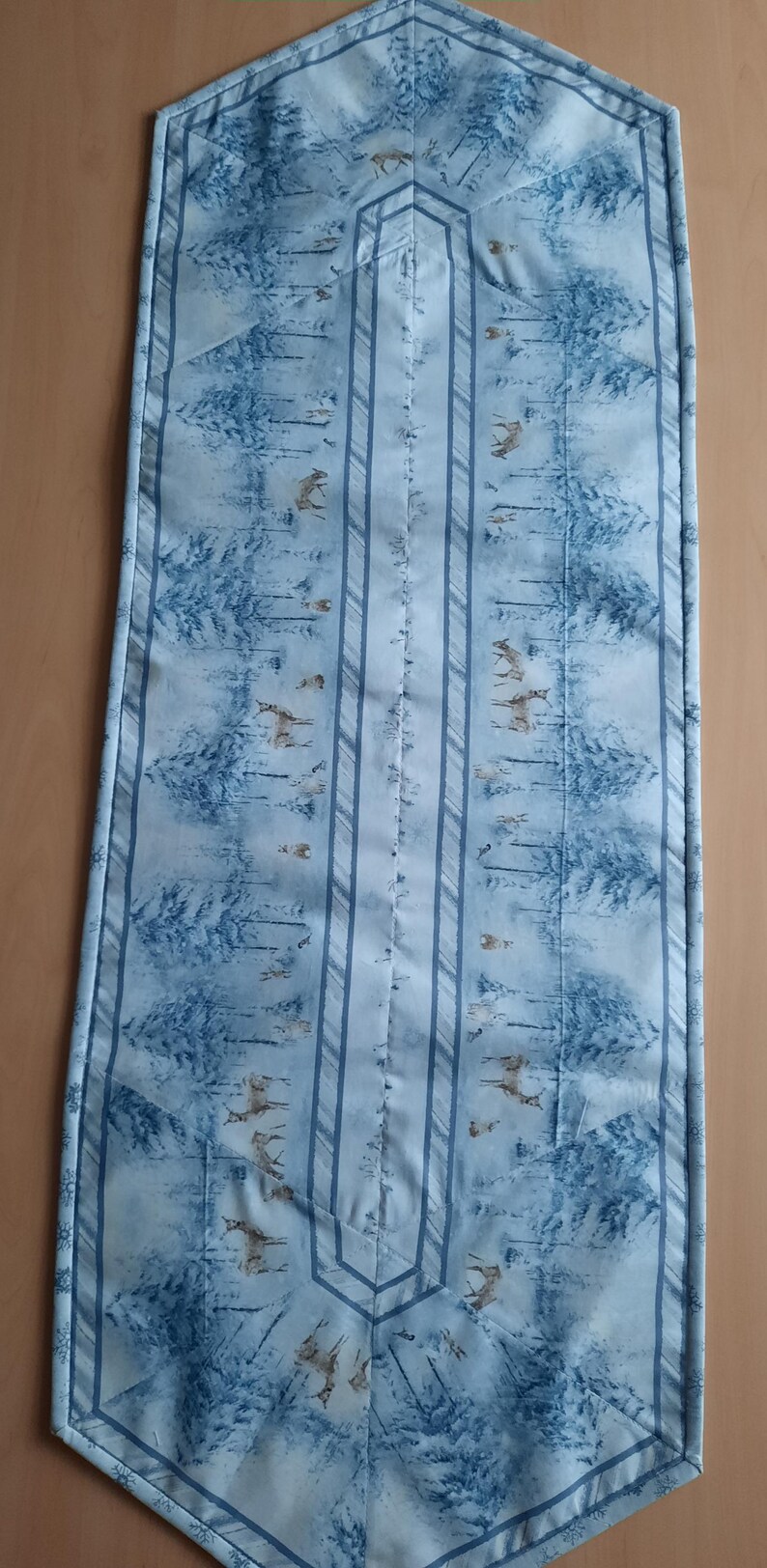 Patchwork quilt, hexagonal, table runner, "Winter Forest" collection, 117 x 41 cm, Wilmington Print Fabrics image 2