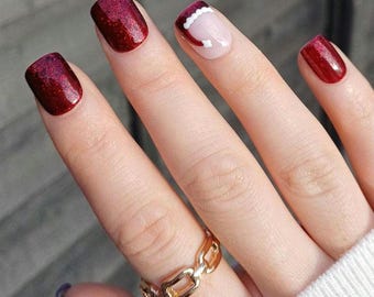 Handpainted Christmas Press On Nails: Santa Hat Gel False Nails