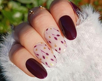 Handpainted Press On Nails: Purple With Gold Accent Gel Nails