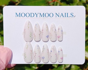 Dainty Floral Press On Nails: Hand Painted Gel False Nails