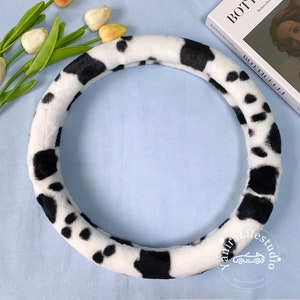 Cute Cow Print Steering Wheel Cover,Warm Plush Cow Steer Wheel Cover for Women,Custom Text Soft Fluffy Steering Wheel Cover, Car Accessories