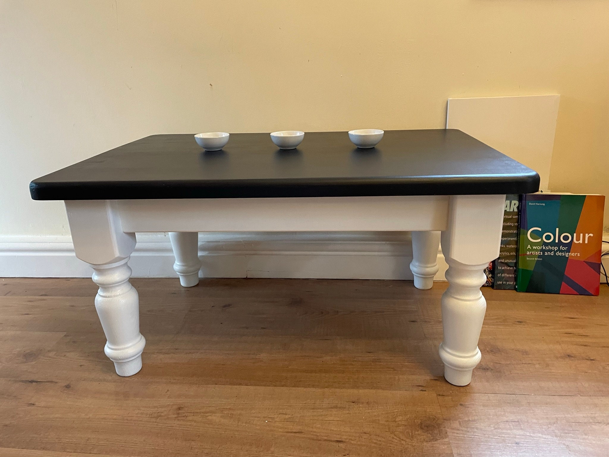 Coffee table white sale top black legs
