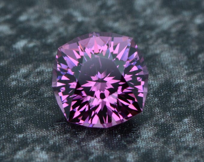 Mahenge Garnet 1.08 carat pink from Tanzania untreated faceted, precision cut from Germany