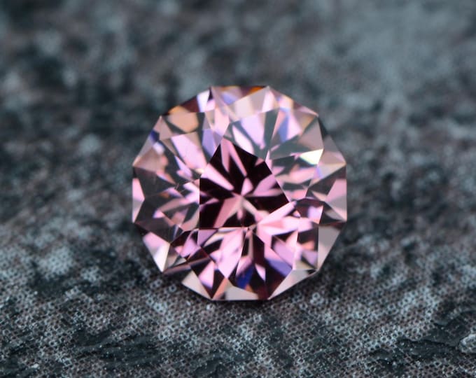 Malaya Garnet 1.0 carat peach pink from Tanzania - untreated faceted, precision cut from Germany