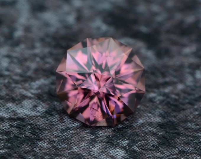 Zircon 1.01 carat pink mauve Mozambique naturally faceted, precision cut from Germany