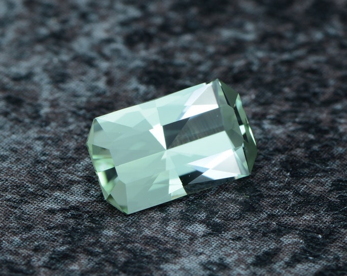 Tourmaline 1.52 carat mint green from Afghanistan untreated faceted, precision cut from Germany