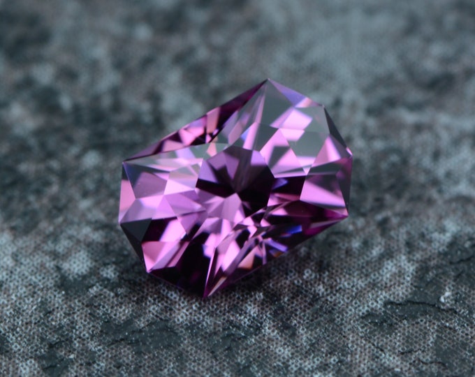 Mahenge Garnet 1.32 carat pink from Tanzania, Africa - untreated faceted, precision cut from Germany