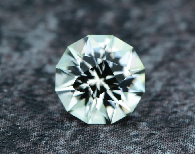 Tourmaline 0.98 carats mint green from Congo, untreated, faceted, precision cut in Germany