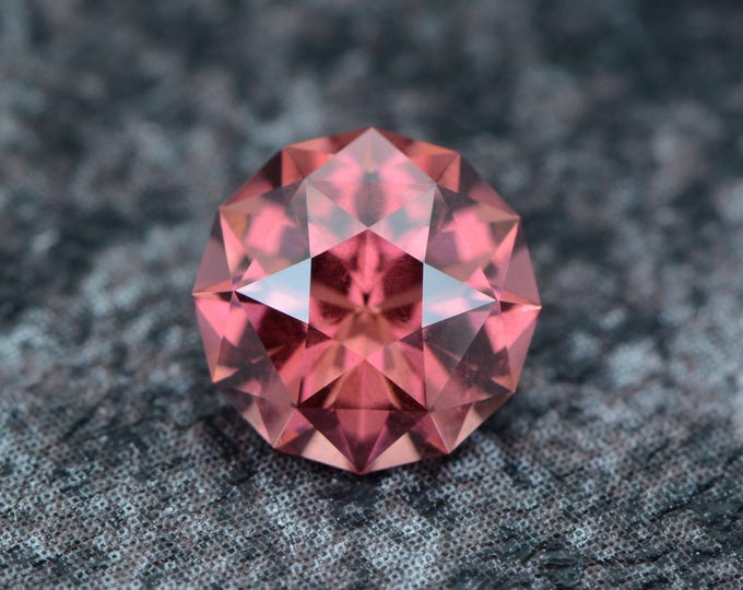 Malaya Garnet 1.27 Carat Pink Berry from Tanzania - untreated faceted, precision cut in Germany
