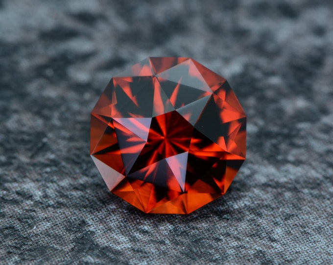 Oxblood Citrine 1.6 carat orange-red from Brazil faceted, precision cut from Germany