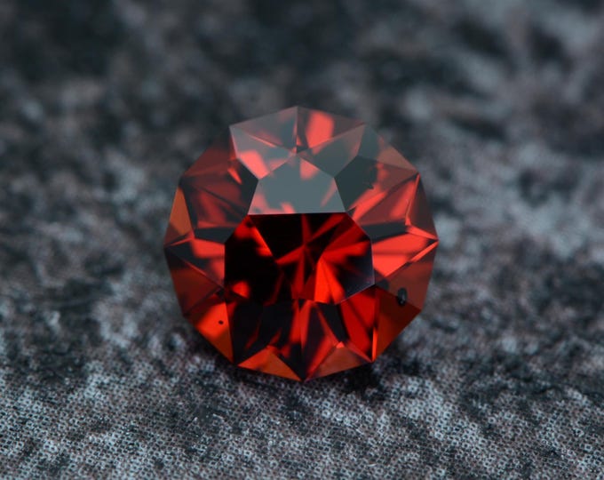Malaya Garnet 2.07 carats deep red from Tanzania, untreated, faceted, precision cut in Germany
