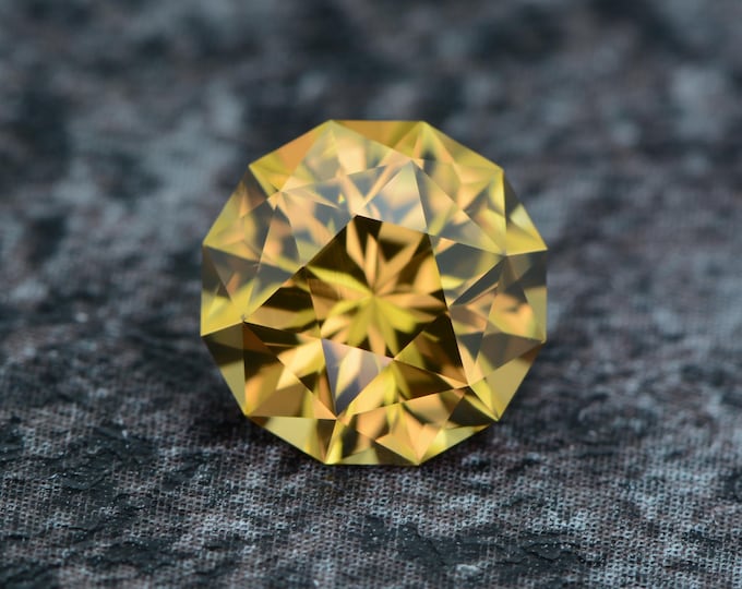 Zircon 3.02 carats yellow-orange Tanzania Africa naturally faceted, precision cut from Germany
