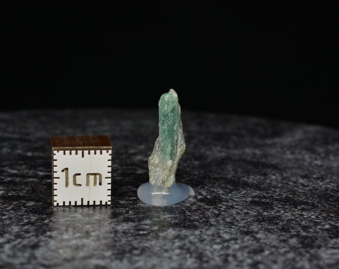 Rare rarity, light green emerald crystal on biotite slate, emerald specimen Habachtal Austria AT, 18.5 x 6.0 x 5.9 mm