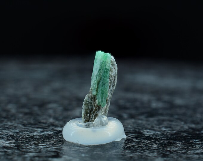 Rare rarity, green emerald on biotite slate matrix, emerald grade Habachtal Austria AT, 11.5 x 5.9 x 5.7 mm
