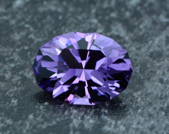 Amethyst 6.78 carat violet from Uruguay untreated faceted, precision cut from Germany