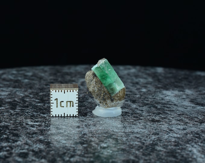 Rare rarity, green emerald on biotite slate matrix, emerald grade Habachtal Austria, 16.6 x 12.1 x 6.5 mm