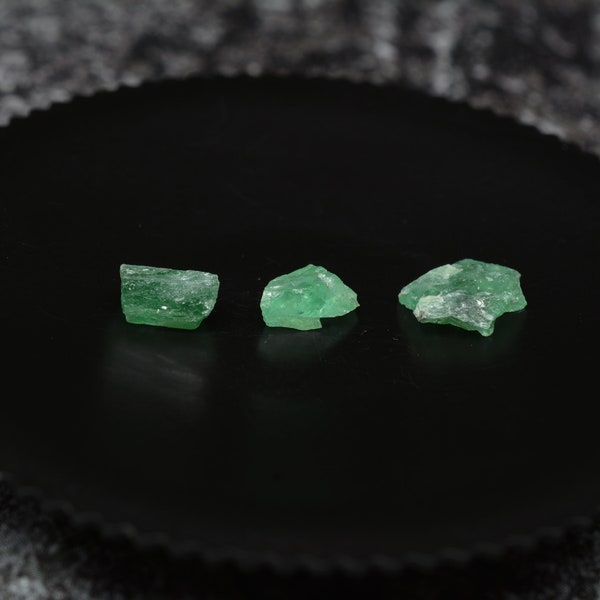 Rare rareté, 3 cristaux émeraude - 1.14 carat - vert - naturel & non traité du Habachtal , Autriche AT