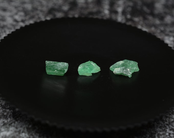 Rare rarity, 3 emerald crystals - 1.14 carats - green - natural & untreated from the Habachtal, Austria AT