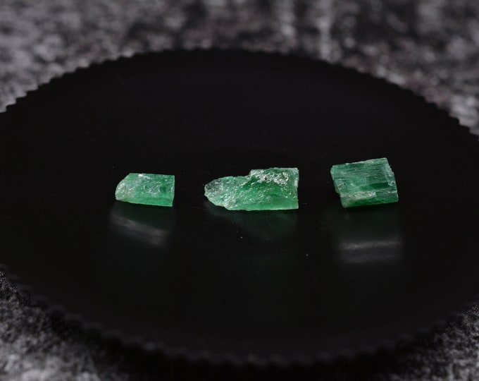 Rare rarity, 3 emerald crystals - 1.46 carat - green - natural & untreated from the Habachtal, Austria AT