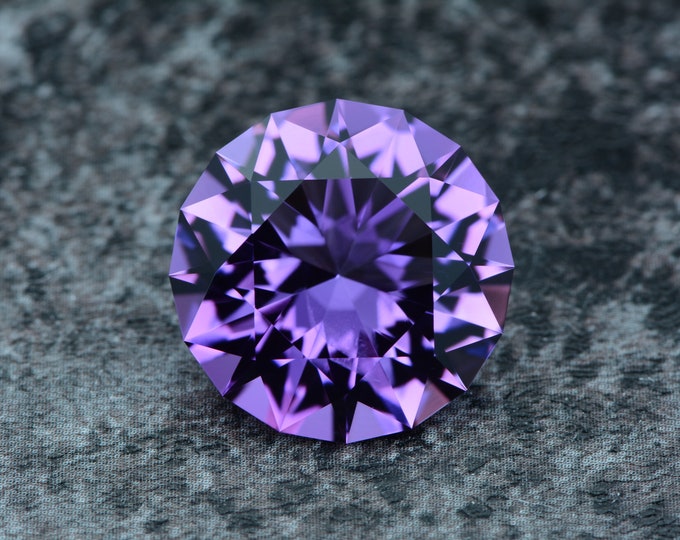 Amethyst 12.48 carat violet from Brazil untreated faceted, precision cut from Germany