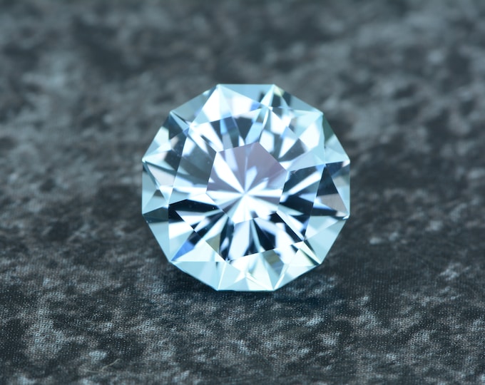 Topaz "Sky Blue" 7.46 carat light blue Brazil faceted, precision cut from Germany