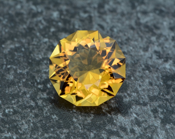 Citrine 11.47 carats orange from Bahia Brazil, faceted, precision cut from Germany