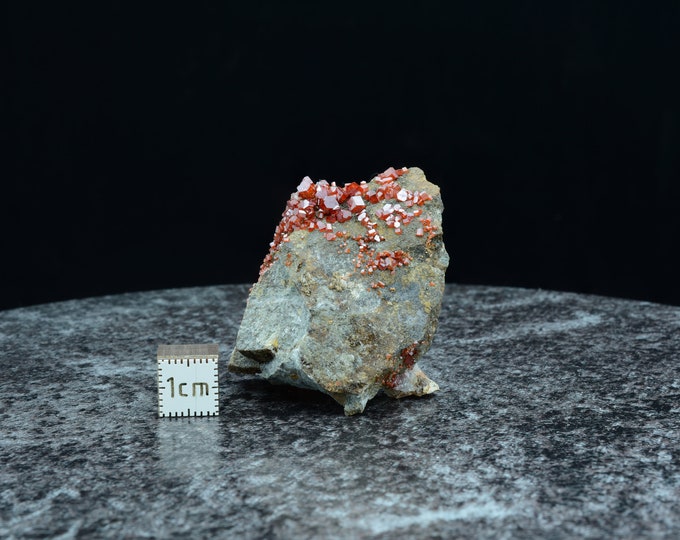 Vanadinite, crystal group crystal group - Arizona - 44 x 35 x 23 mm