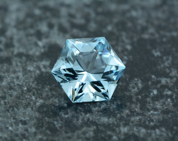 Topaz "Sky Blue" 3.83 carats light blue Brazil faceted, precision cut from Germany
