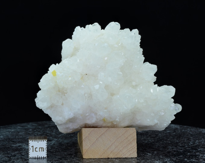 Celestite with sulfur - crystal specimen - Agrigento / Sicily, Italy 83 x 57 x 55 mm