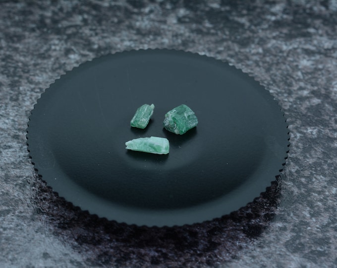 Rare rarity, 3 emerald crystals - 1.47 carat - green - natural & untreated from the Habachtal, Austria AT