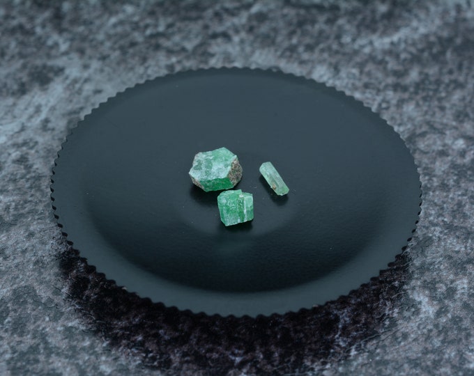 Rare rarity, 3 emerald crystals - 1.44 carat - green - natural & untreated from the Habachtal, Austria AT