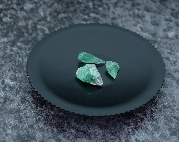Rare rarity, 3 emerald crystals - 2.26 carats - green - natural & untreated from the Habachtal, Austria AT