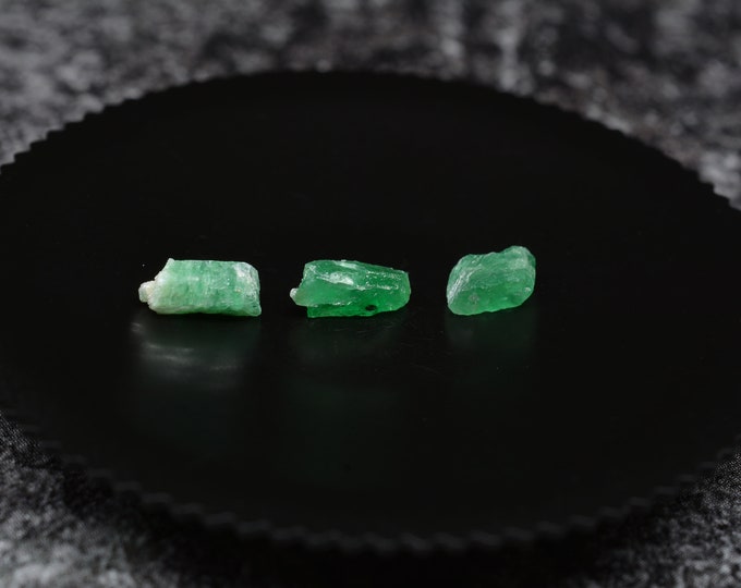 Rare rarity, 3 emerald crystals - 1.19 carat - green - natural & untreated from the Habachtal, Austria AT