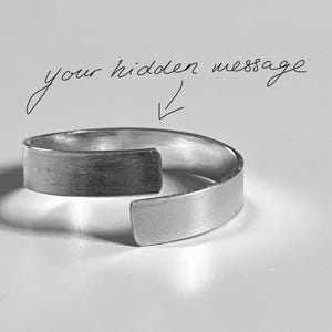 Verstellbarer Gravur Ring | Hidden Message Ring innen graviert | Personalisierter Aluminium Ring wasserfest |Minimalistischer Statement Ring