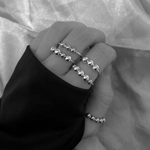 Anillo antiestrés / Anillo ajustable con cuentas – Anillo ligero para aliviar la ansiedad y el nerviosismo