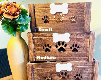 Caja de juguetes de madera personalizada para perros / Cesta marrón para mascotas con huellas de patas